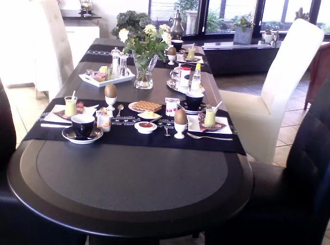 Aan Zee فندق مبيت وإفطار 3*